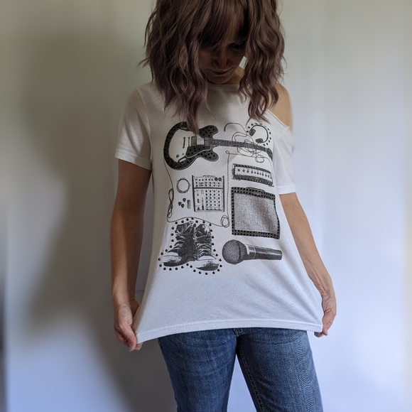 True Religion bare shoulder tshirt, sz xs. Electric guitar, mic, amplifier - Picture 9 of 12